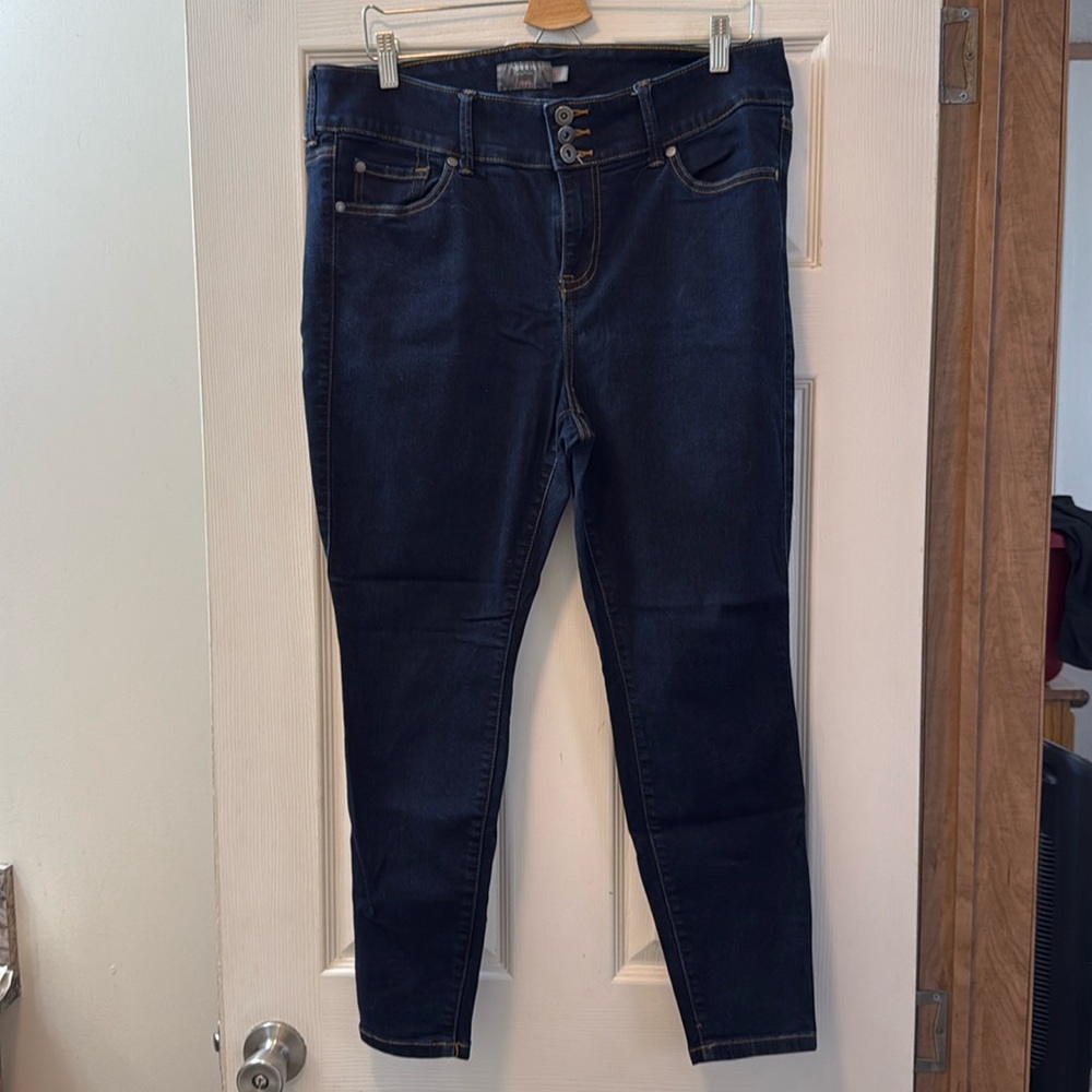 Torrid Skinny Super Soft High Rise Jegging- 16 short dark wash